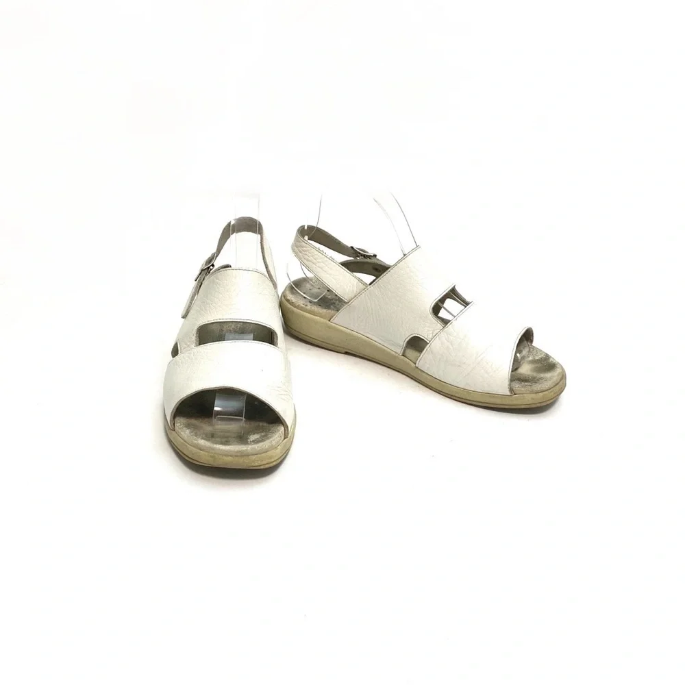 Vintage 1990s white pebble leather open toe slingback sandals